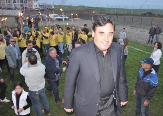 Deputatul Lupu, în mijlocul alegătorilor din Colegiul 2